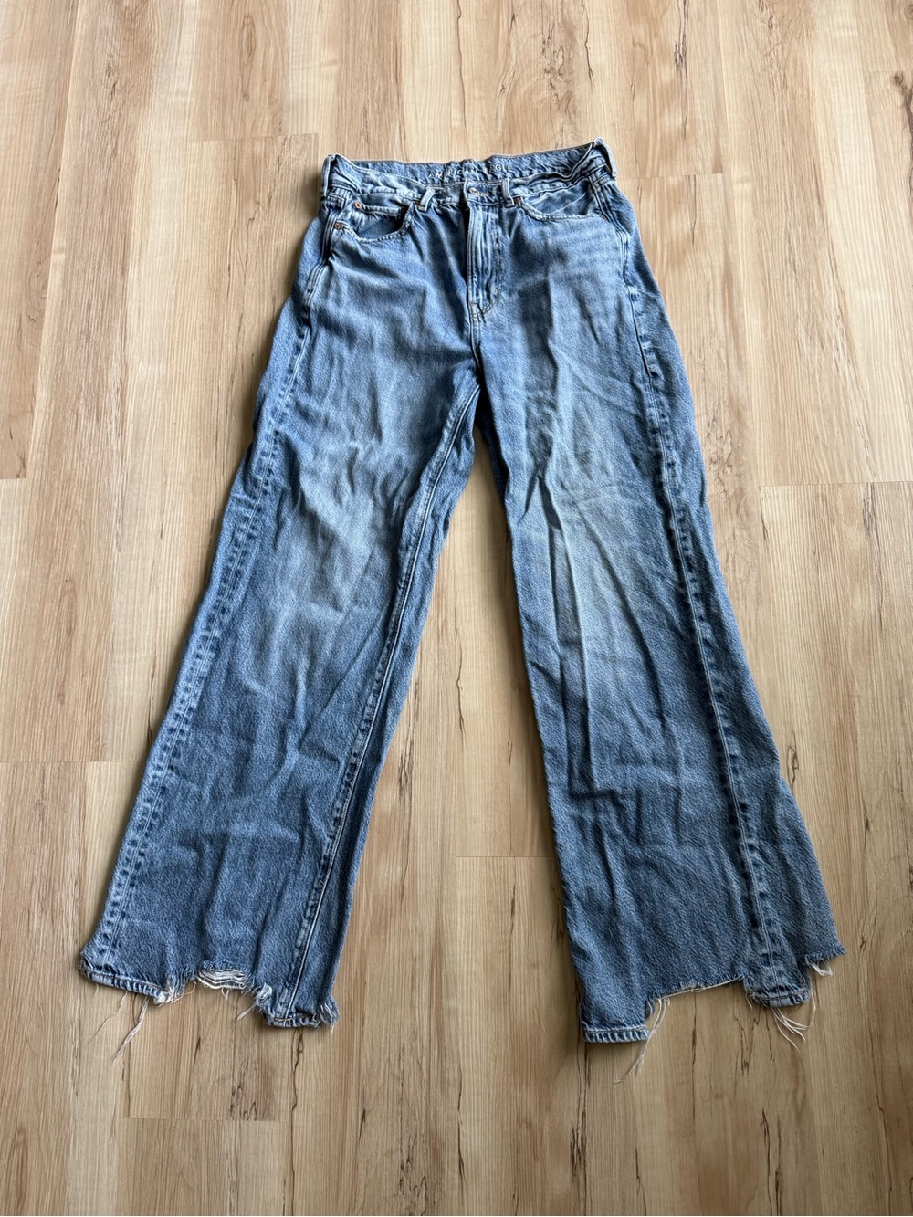 American Eagle Super High Rise Baggy Wide Leg Jeans 6 Regular Raw Hem - Picture 2 of 6